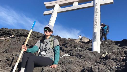 World traveler Amy Woodcock finds 体育菠菜大平台 from 6,000 miles away, thanks to unknown alumnus